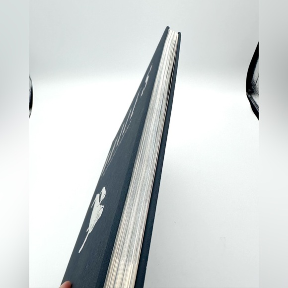 Whales Dolphins & Porpoises National Geographic Hardcover Coffee Table Book - Picture 9 of 10